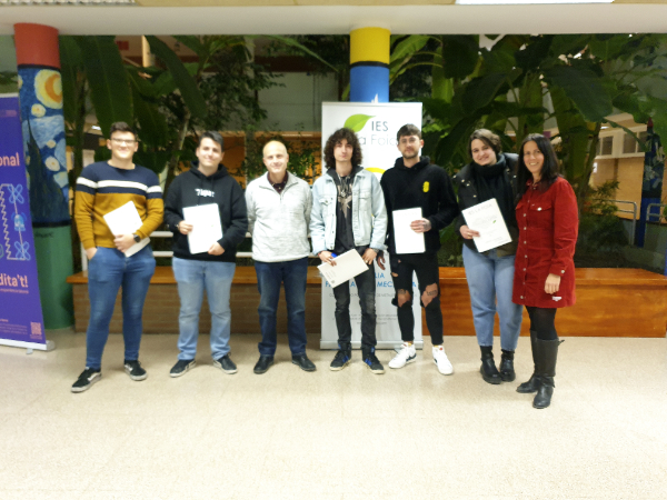 Alumnado del IES La Foia obtiene el documento de movilidad Europass